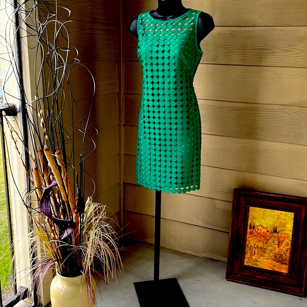 Lauren Ralph Lauren Geometrical Sleeveless Sheath Silhouette. Preowned